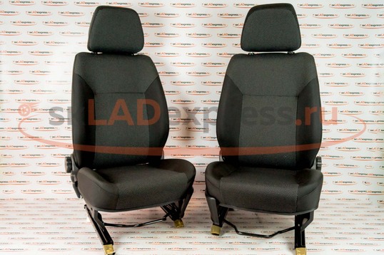 Комплект оригинальных передних сидений с салазками на Шевроле Нива после 2014 г.в._1