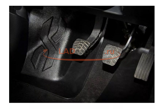 Грязезащитная накладка ковролина под ноги водителя АртФорм на Лада Веста с 2016 г.в_1