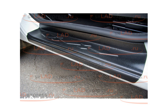 Накладки (облицовки для порогов) на порожки в проем дверей Renault Kaptur с 2016 г.в. АртФорм_1