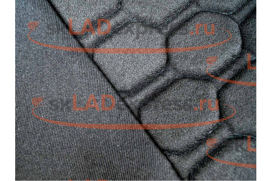 Чехлы сидений модельные (не обивка), черная ткань, центр на подкладке 10мм, цветная строчка Соты на Лада Калина_1