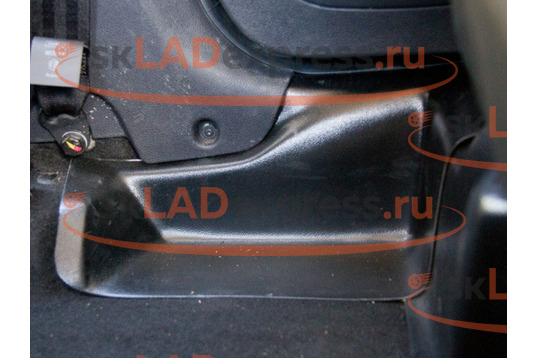 Комплект задних накладок на ковролин ТюнАвто на Renault Kaptur с 2016 г.в._1