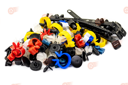 Набор пластиковых изделий кузова ВАЗ 2104, 2105, 2107_1