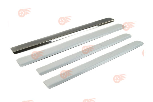 Накладки на пороги хромированные с надписью, нержавеющая сталь на Лада Гранта_1