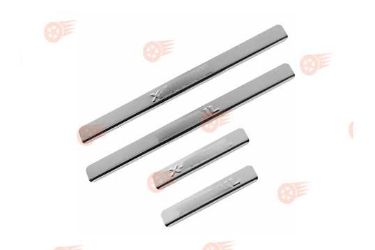 Накладки на пороги хромированные с надписью на Nissan X-Trail_1