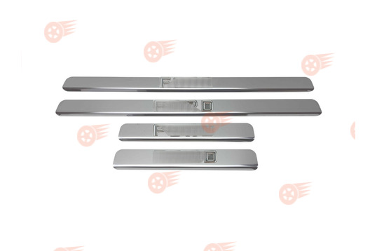 Накладки на пороги хромированные с надписью на Ford Focus 2_1