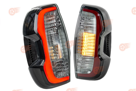 Комплект аналоговых задних фонарей образца 2021 г. с тонированными стеклами на Шевроле Нива, Лада Нива Тревел_1