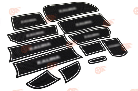 Комплект черно-белых силиконовых ковриков панели приборов и консоли на Лада Калина_1