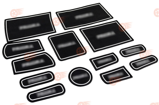 Комплект черно-белых силиконовых ковриков панели приборов и консоли на Приора 1 2007-2012 г.в._1